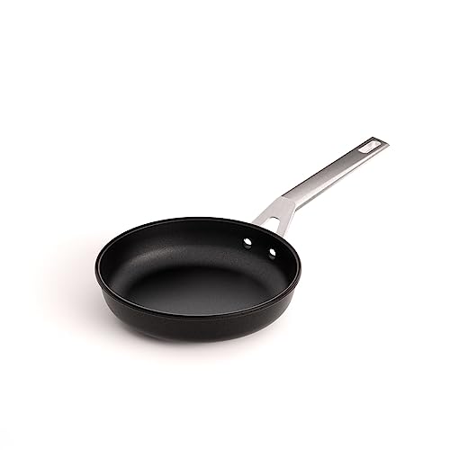 Valira Aire - Sartén Premium de 22 cm hecha en España, aluminio fundido con antiadherente reforzado, apta para inducción