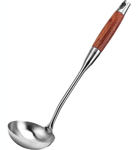 Litensh Cucharón de sopa de acero inoxidable 304, cucharón profesional resistente para servir cocina con mango de madera resistente al calor, cucharón grande y largo 13.8 pulgadas (grande)