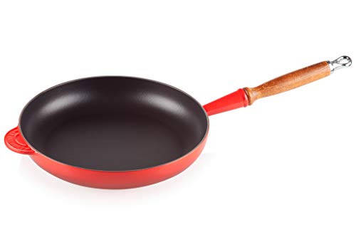 Le Creuset Sartén de hierro fundido con mango de madera, Redonda, diametro 28 cm, Apto para todas las fuentes de calor, incluso inducción, Cereza