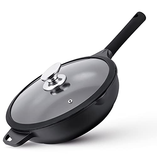 La Moustache - Sartén Profunda de Aluminio Ø 28 cm, Tapa de Cristal, Revestimiento de Titanio, Antiadherente y sin PFOA, Todas las Cocinas - Inducción, Gas, Placa Eléctrica y Vitrocerámica (Klyve)