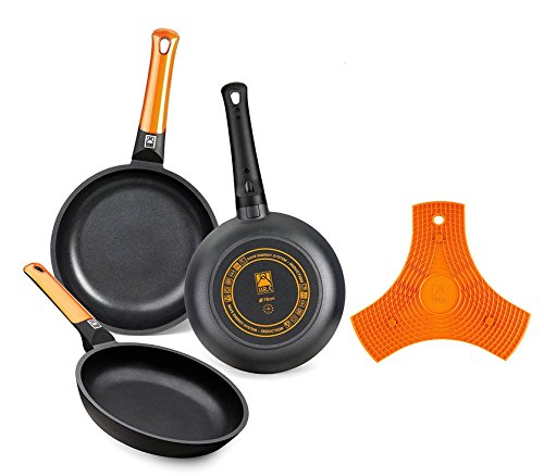 BRA Efficient Orange - Set de 3 sartenes, 20-24-28 cm, aluminio fundido con antiadherente Teflon Platinum Plus + BRA Safe - Salvamanteles de silicona multiusos imantado, 2 unidades