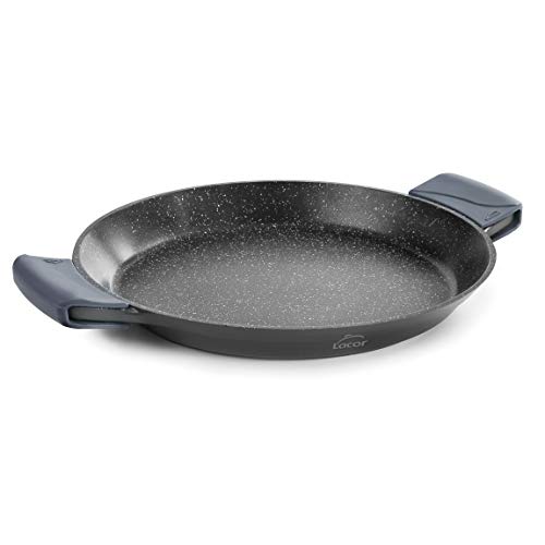 Lacor 25432 Paellera con Asas de Silicona, Recubrimiento Antiadherente, Apta para Inducción, Ecológica, Sin PFOA, Aluminio Fundido, 32cm, Negro
