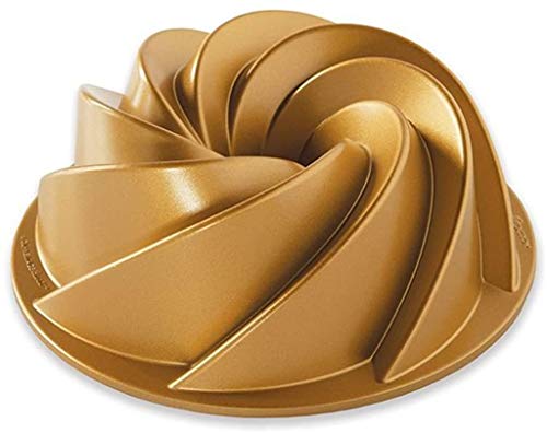 Nordic Ware 90077 - Cazuela con muescas de filigrana (aluminio, 21,6 x 21,6 x 10,2 cm), color dorado